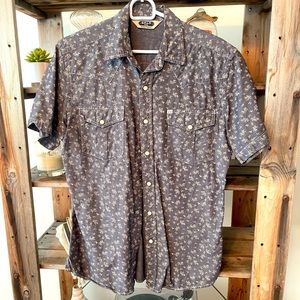 Men’s Urban Outfitters Salt Valley Short Sleeve Shirt in Size Small